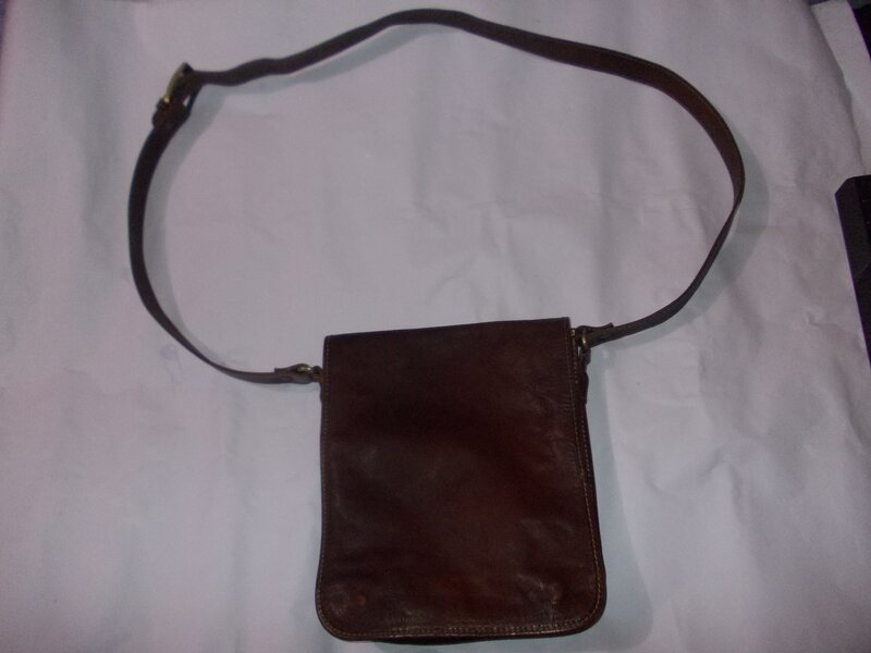 Borseta barbat, din piele naturala bivol, geanta medie, Italia, poze reale