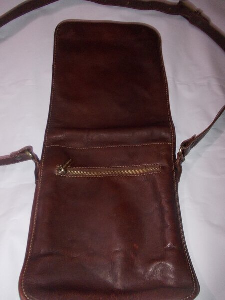 Borseta barbat, din piele naturala bivol, geanta medie, Italia, poze reale