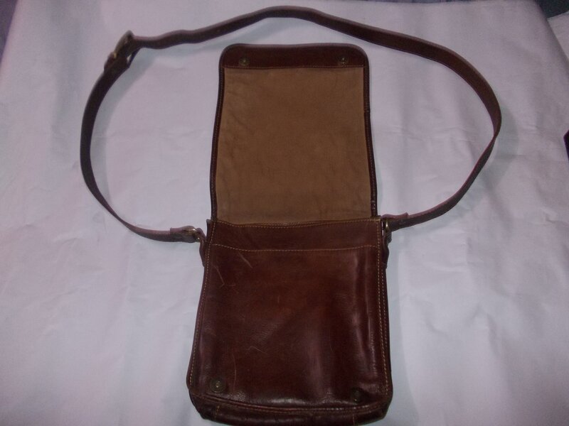 Borseta barbat, din piele naturala bivol, geanta medie, Italia, poze reale